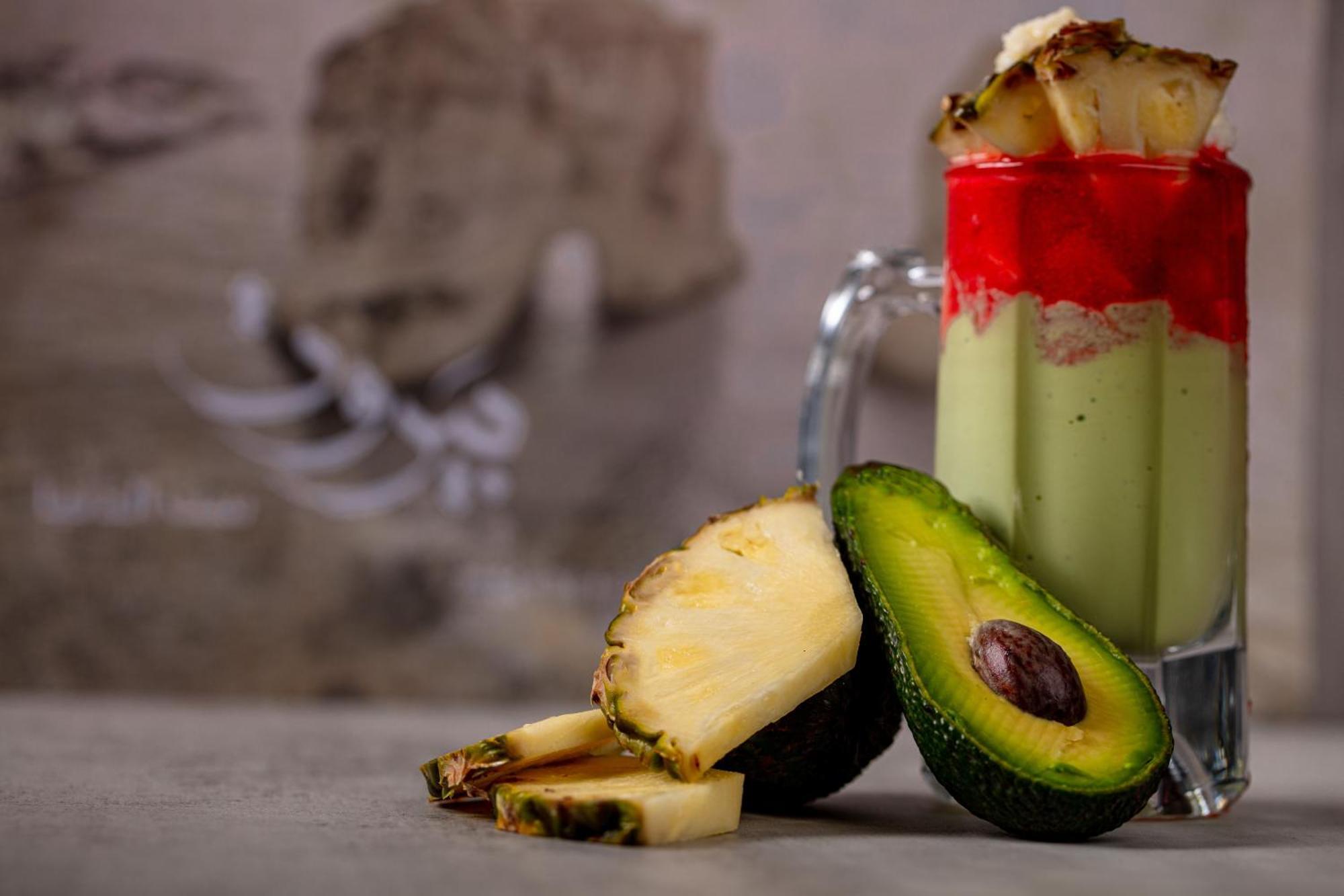 The Abdali Boulevard Hotel Amán Exterior foto Avocado and pineapple smoothie