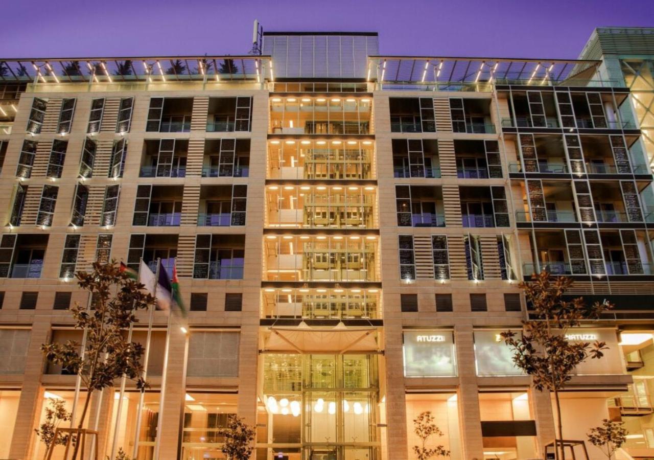 The Abdali Boulevard Hotel Amán Exterior foto The hotel at night