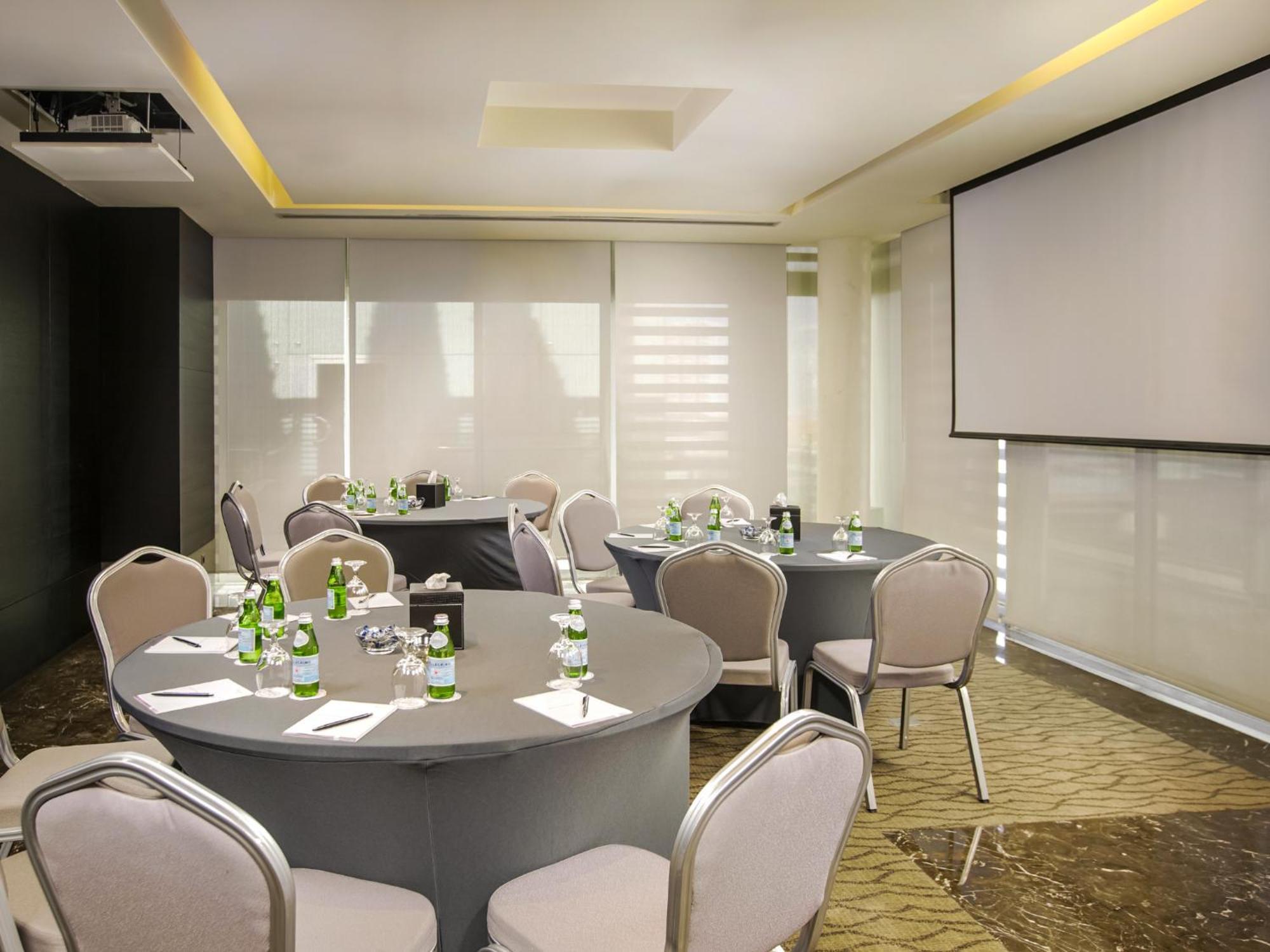 The Abdali Boulevard Hotel Amán Exterior foto Meeting room
